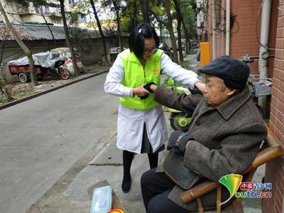 青白江家庭醫生團隊 58支健康守護隊，貼心服務暖萬家